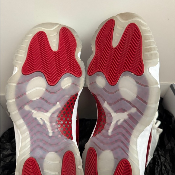 Jordan 11 Cherry Red Size 10.5 Men’s - Picture 3 of 8